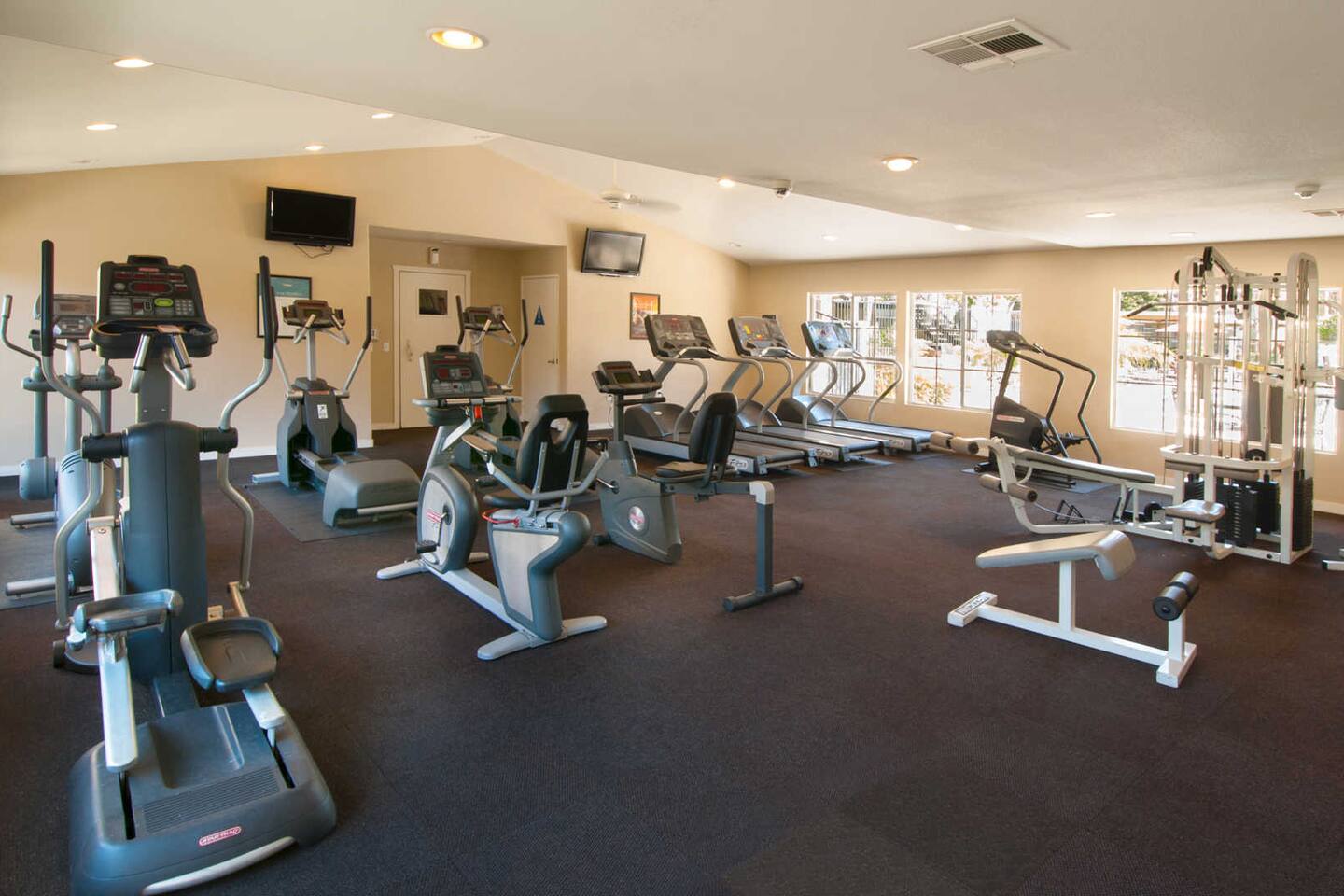, an Airbnb-friendly apartment in San Diego, CA