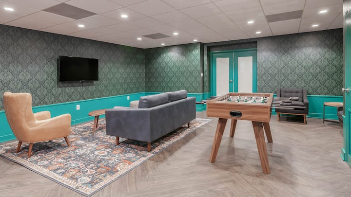 RGVtYW5kUGljdHVyZToxOTQzMTgyNzMz