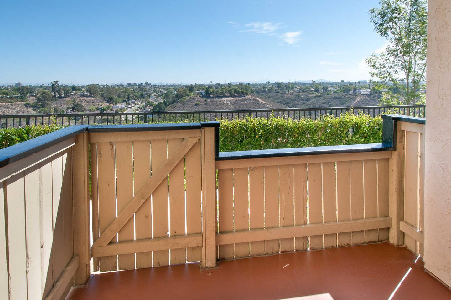 , an Airbnb-friendly apartment in San Diego, CA