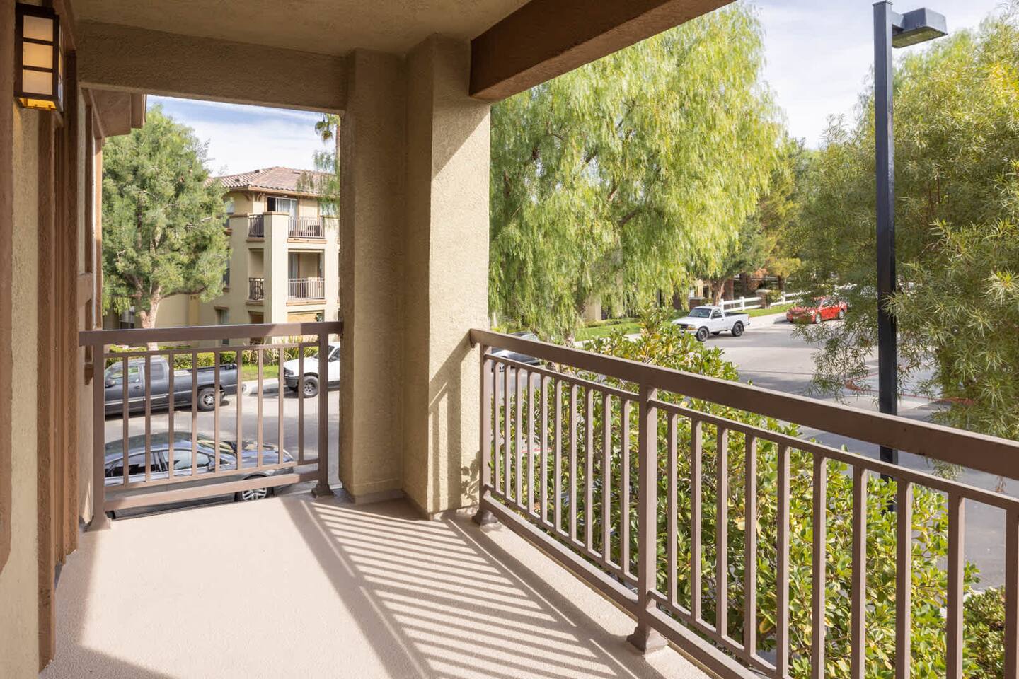 , an Airbnb-friendly apartment in Santa Clarita, CA