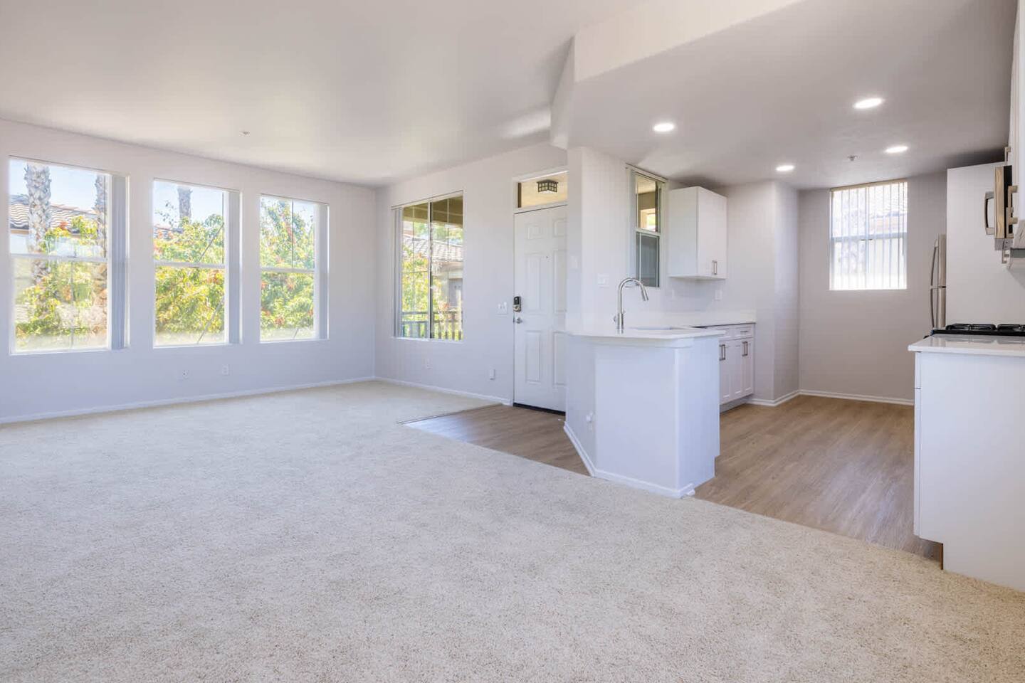 , an Airbnb-friendly apartment in Santa Clarita, CA