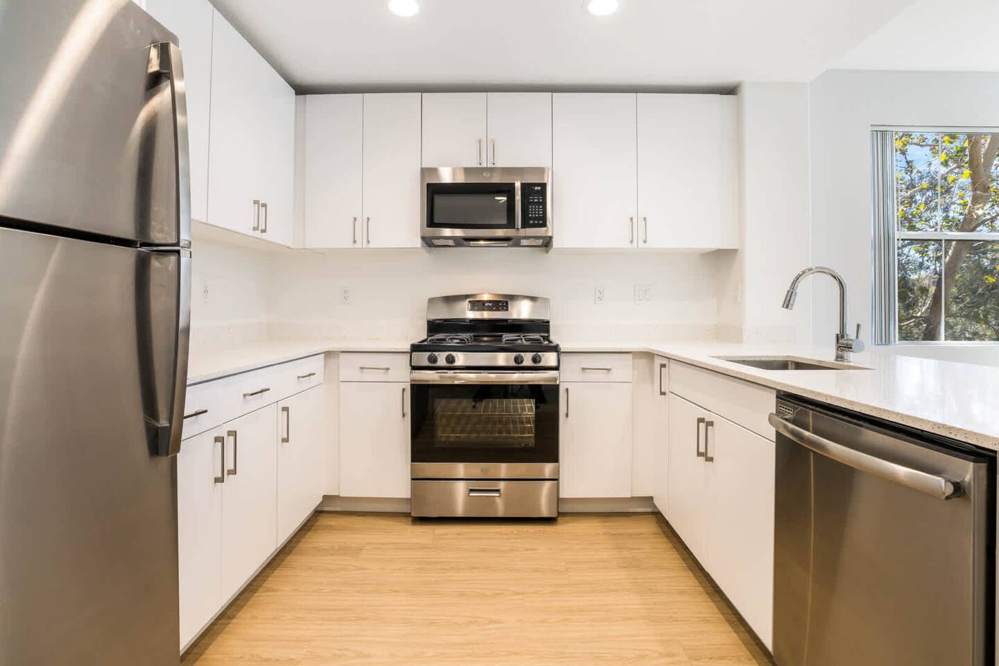 , an Airbnb-friendly apartment in Santa Clarita, CA