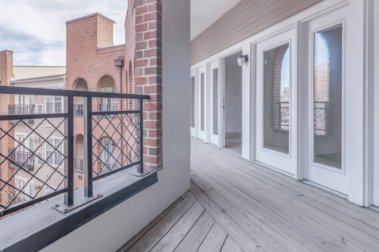 , an Airbnb-friendly apartment in Alexandria, VA