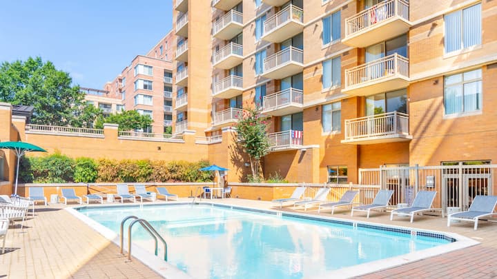 RGVtYW5kUGljdHVyZToxOTc2MDM1MjE2