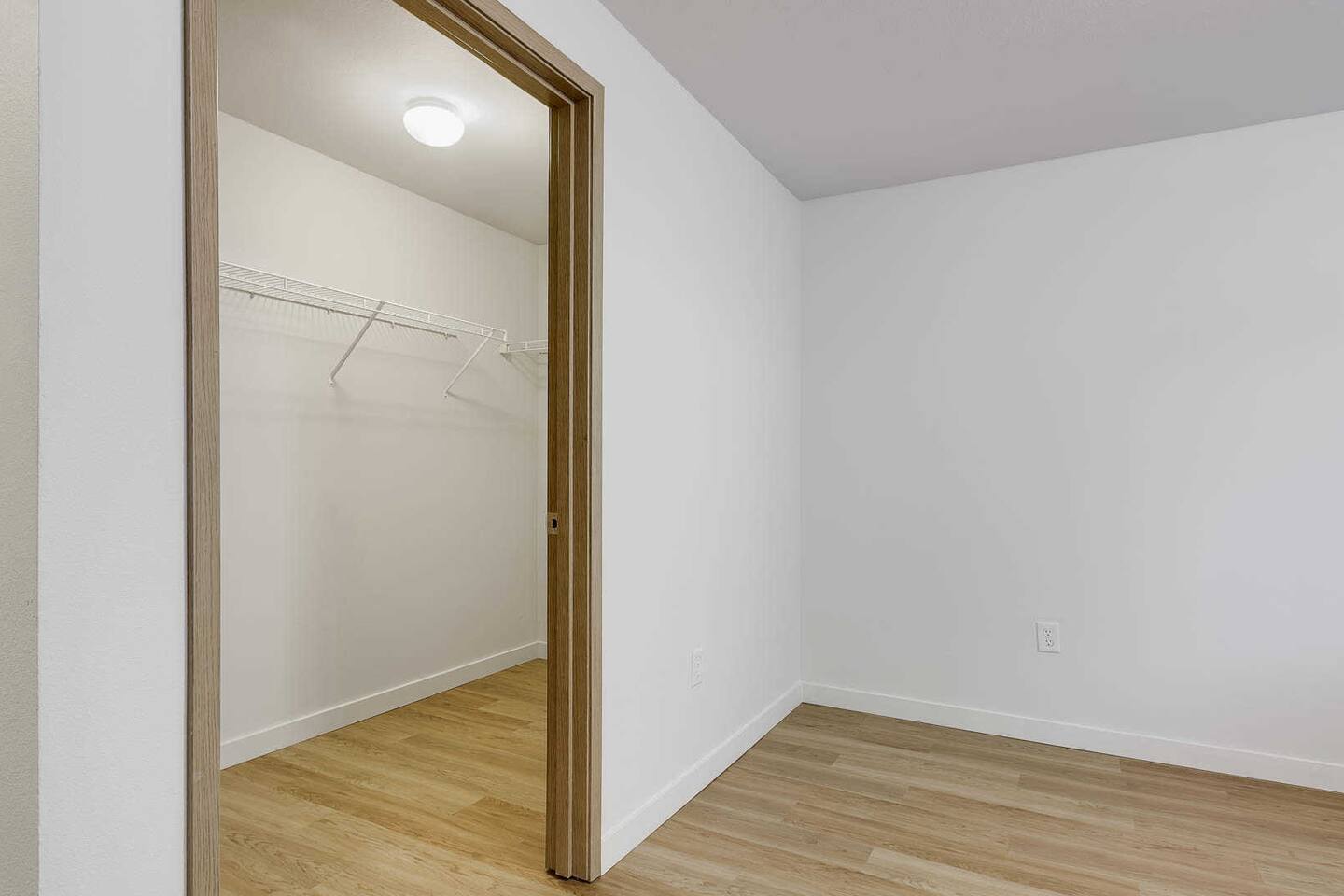 , an Airbnb-friendly apartment in Lynnwood, WA