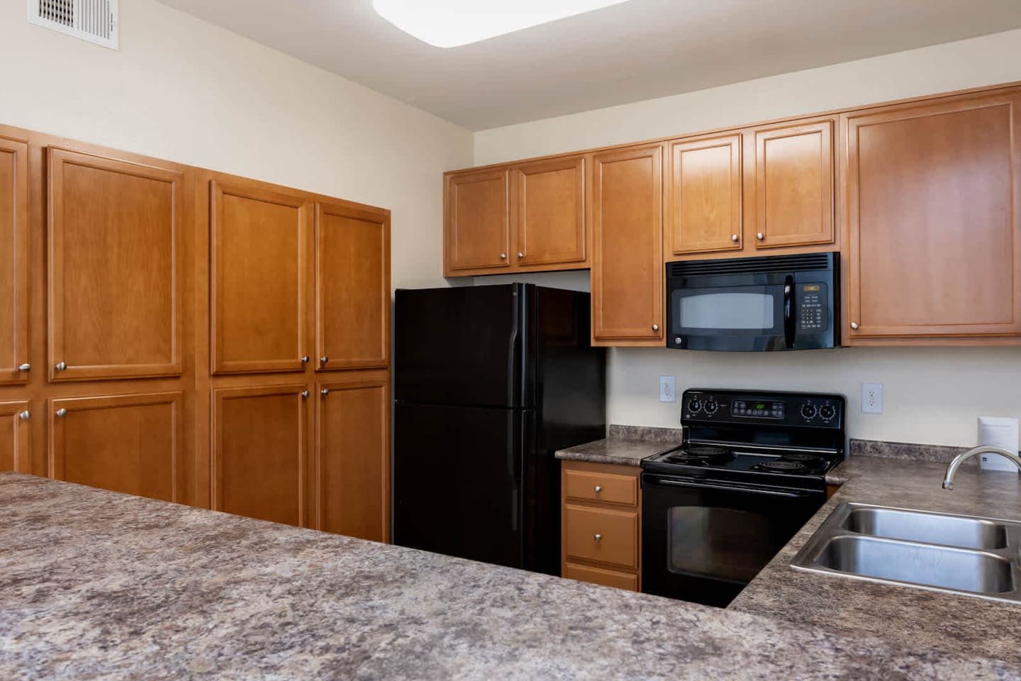 , an Airbnb-friendly apartment in San Diego, CA