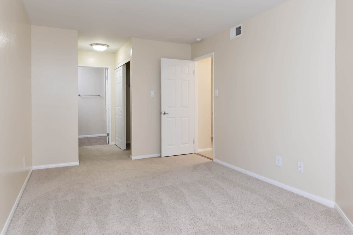 , an Airbnb-friendly apartment in San Diego, CA