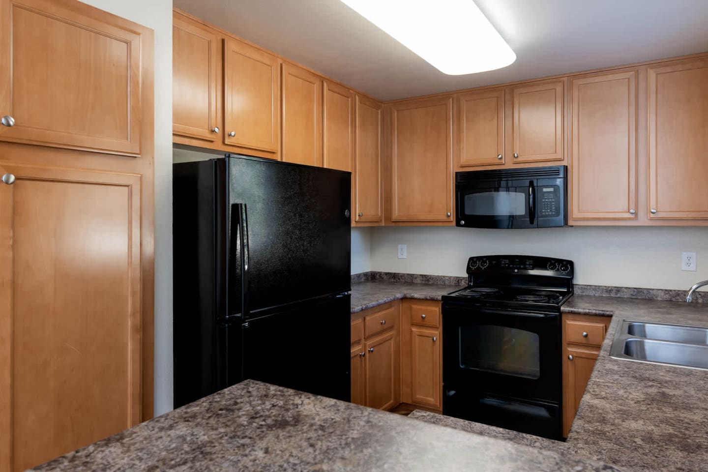 , an Airbnb-friendly apartment in San Diego, CA