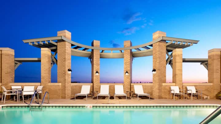 RGVtYW5kUGljdHVyZToxOTUxNTk3MTAy