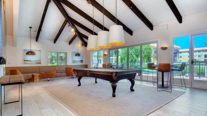 RGVtYW5kUGljdHVyZToxOTUxNTk2ODA0