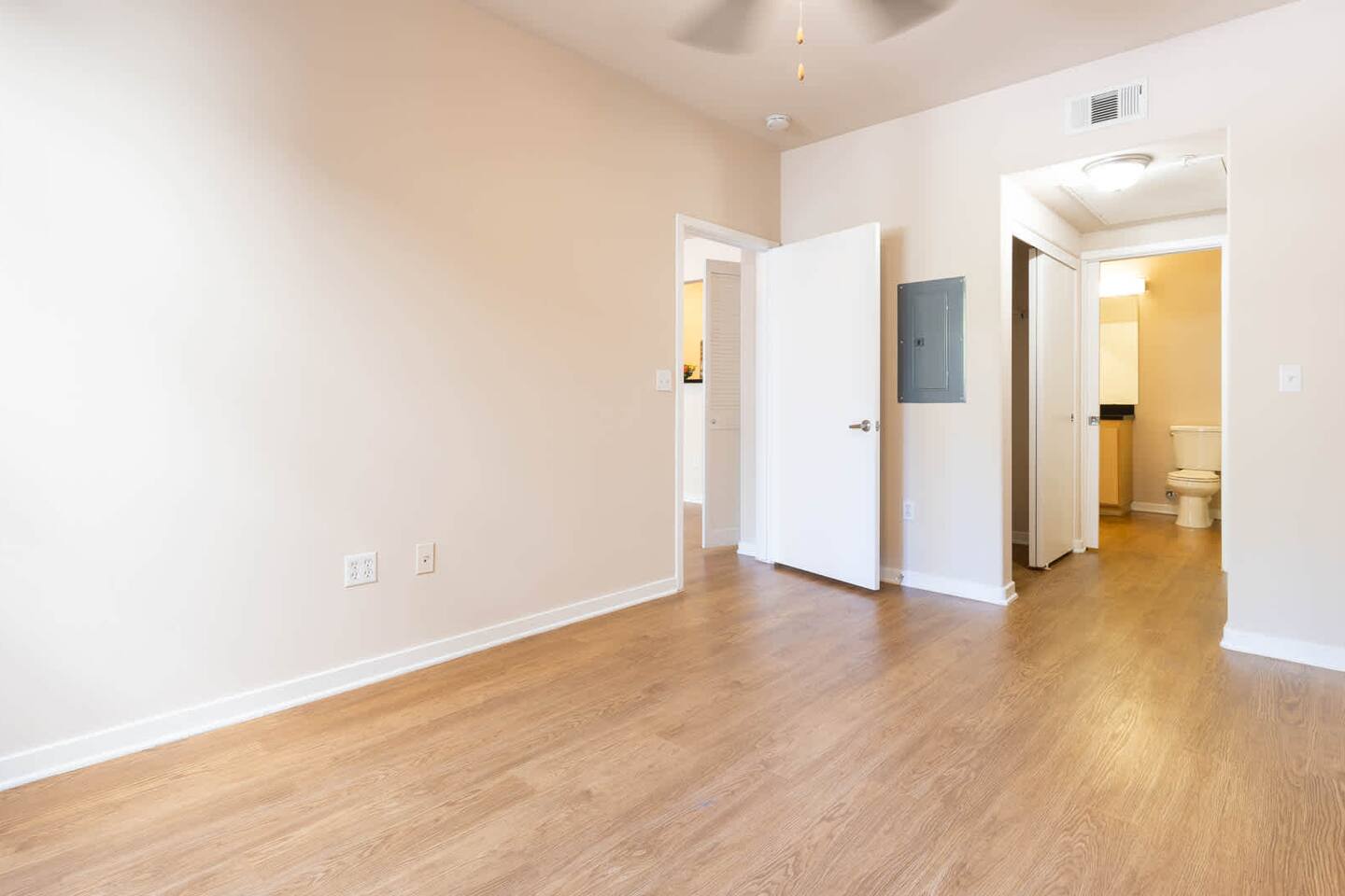 , an Airbnb-friendly apartment in Pasadena, CA