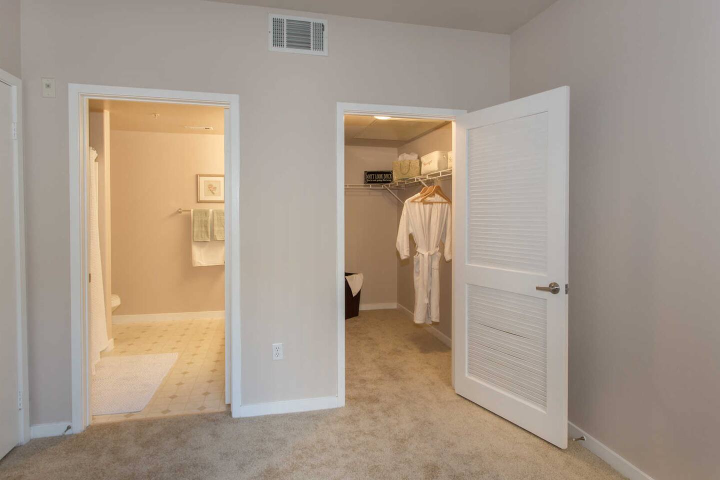 , an Airbnb-friendly apartment in Pasadena, CA
