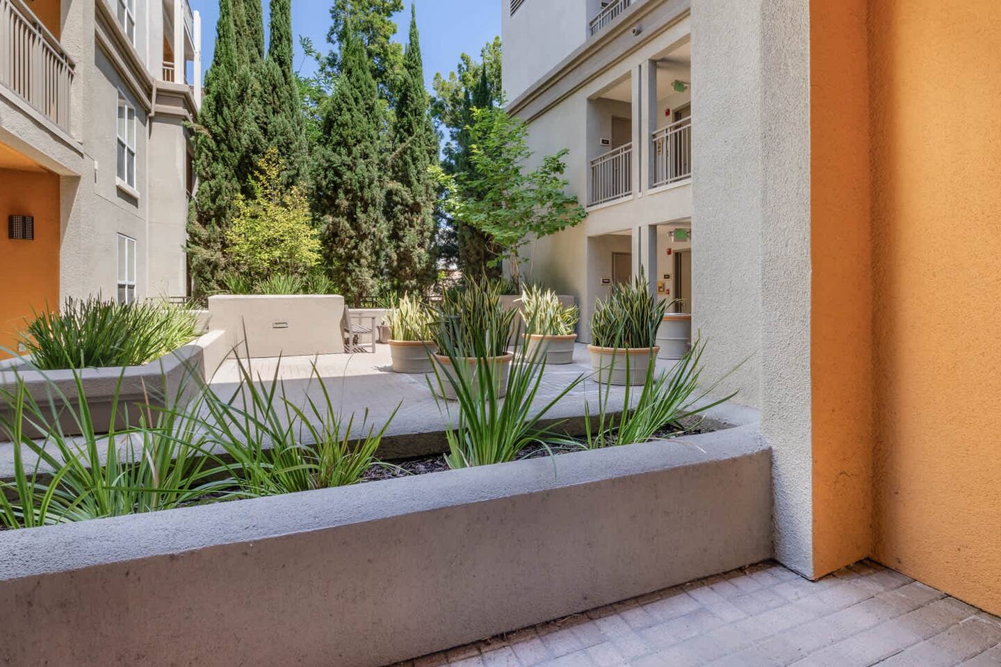 , an Airbnb-friendly apartment in Pasadena, CA
