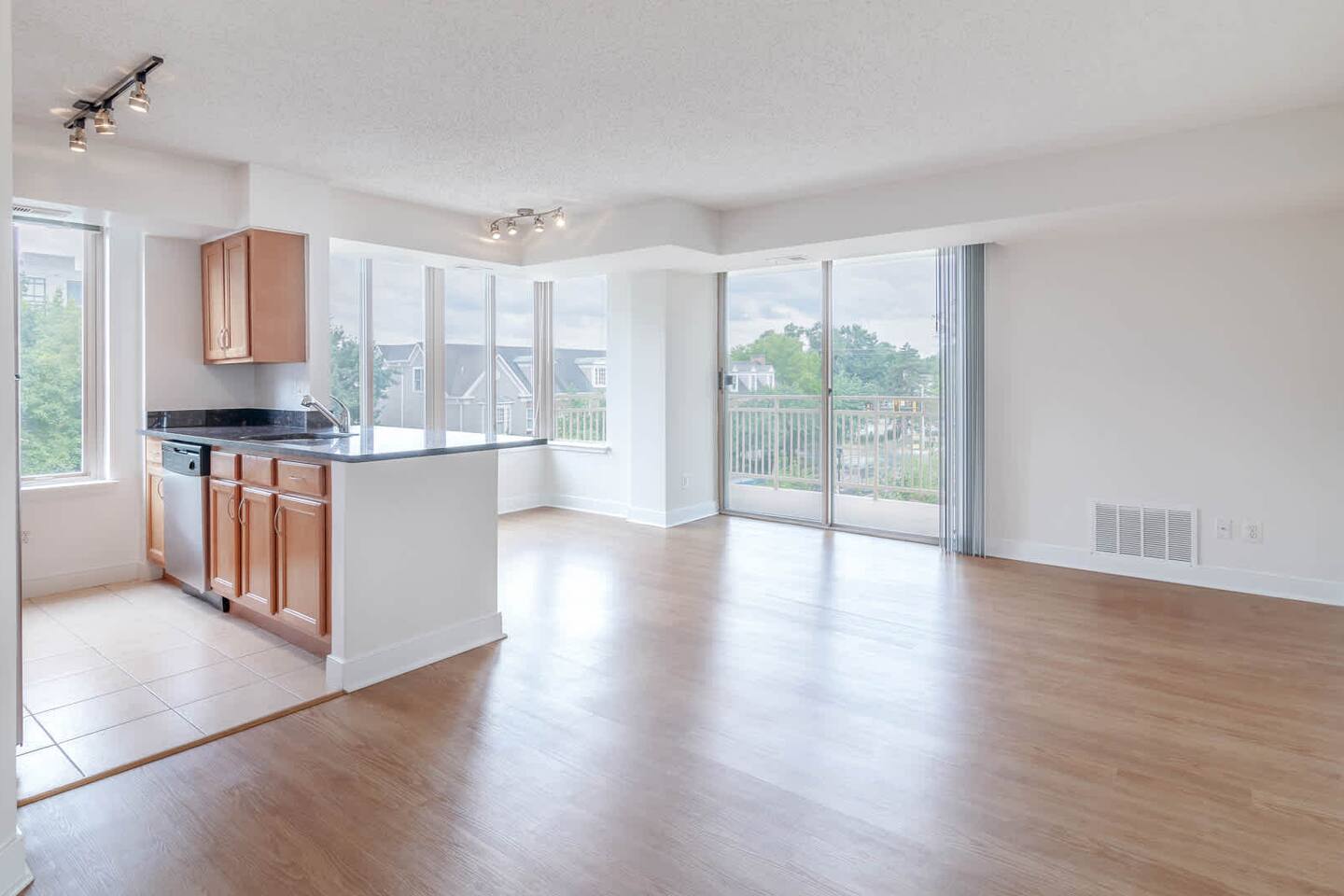 , an Airbnb-friendly apartment in Bethesda, MD