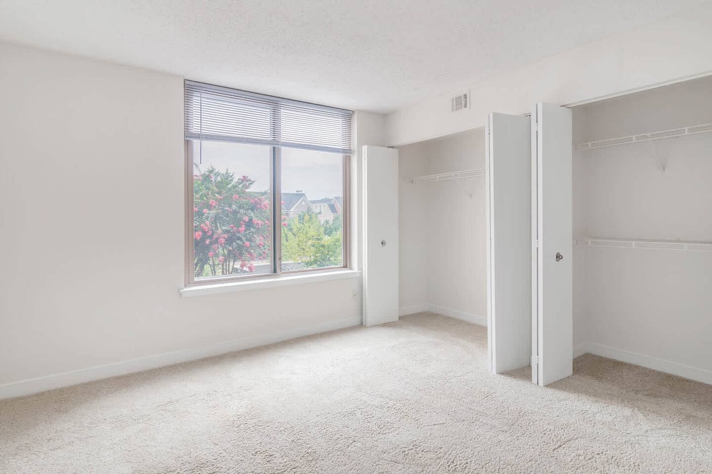 , an Airbnb-friendly apartment in Bethesda, MD