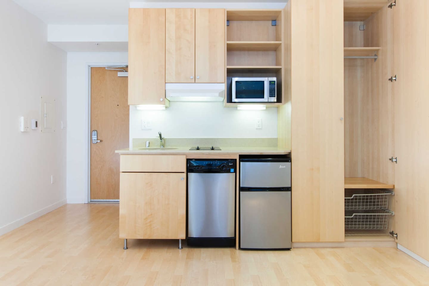 , an Airbnb-friendly apartment in San Francisco, CA