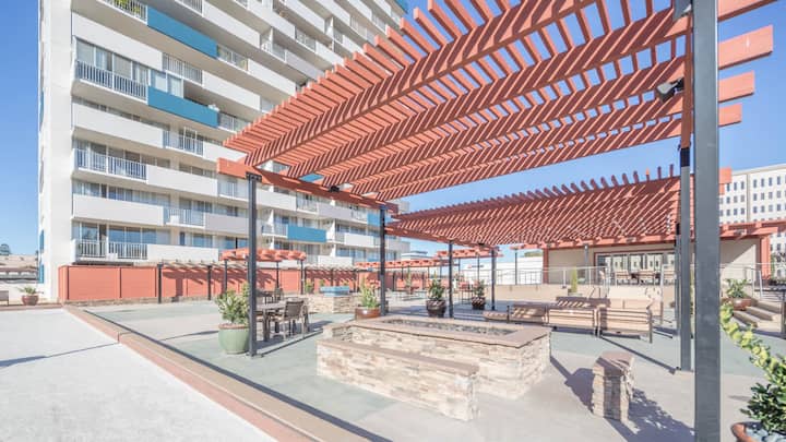 RGVtYW5kUGljdHVyZToxOTUxNTk4ODM4