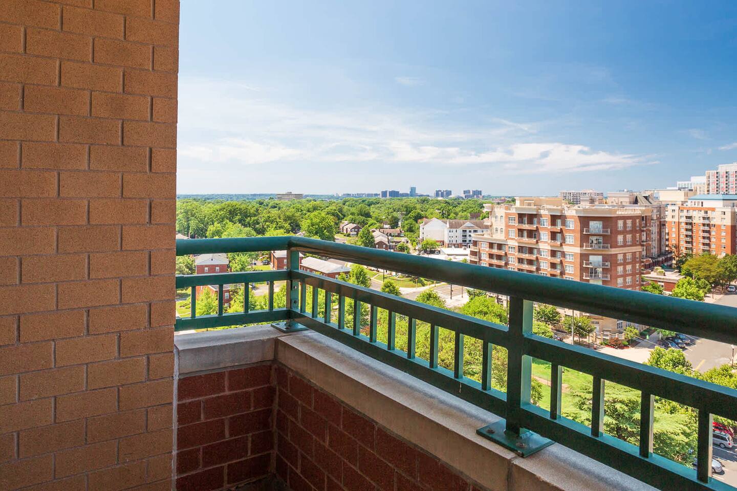 , an Airbnb-friendly apartment in Arlington, VA