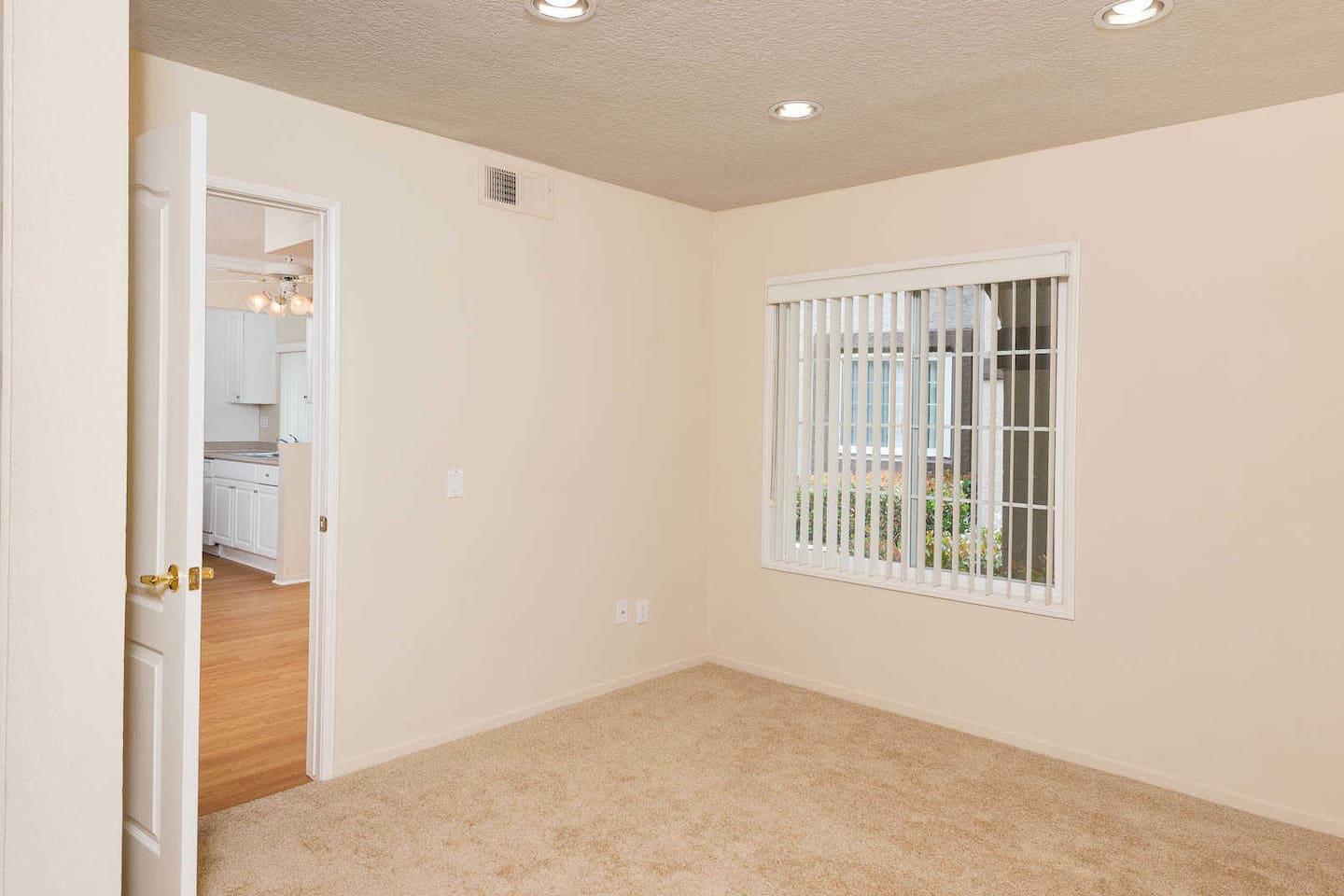 , an Airbnb-friendly apartment in San Diego, CA
