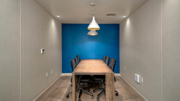 RGVtYW5kUGljdHVyZToxOTQzMTgxNzAy