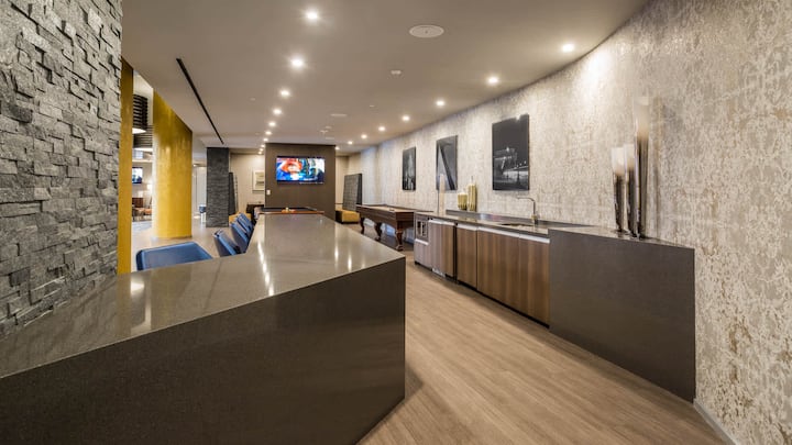 RGVtYW5kUGljdHVyZToxOTUxNTk4NDg2