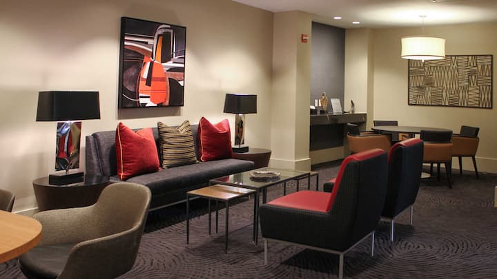 RGVtYW5kUGljdHVyZToxOTUxNTk3NzM3