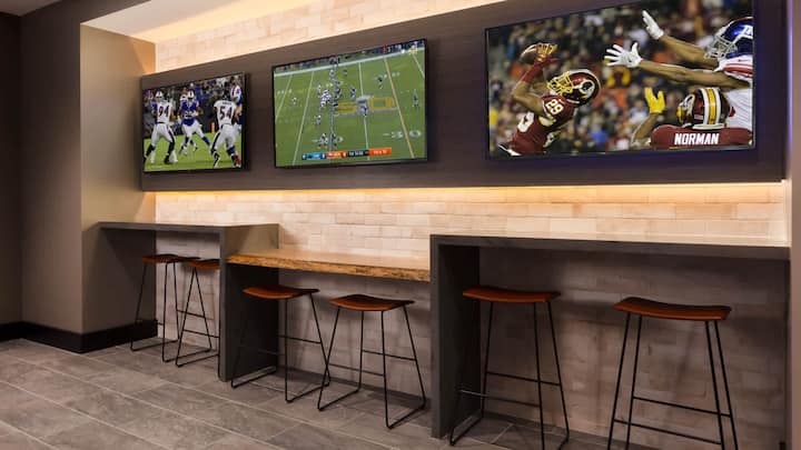 RGVtYW5kUGljdHVyZToxOTU1MTk3NTM1