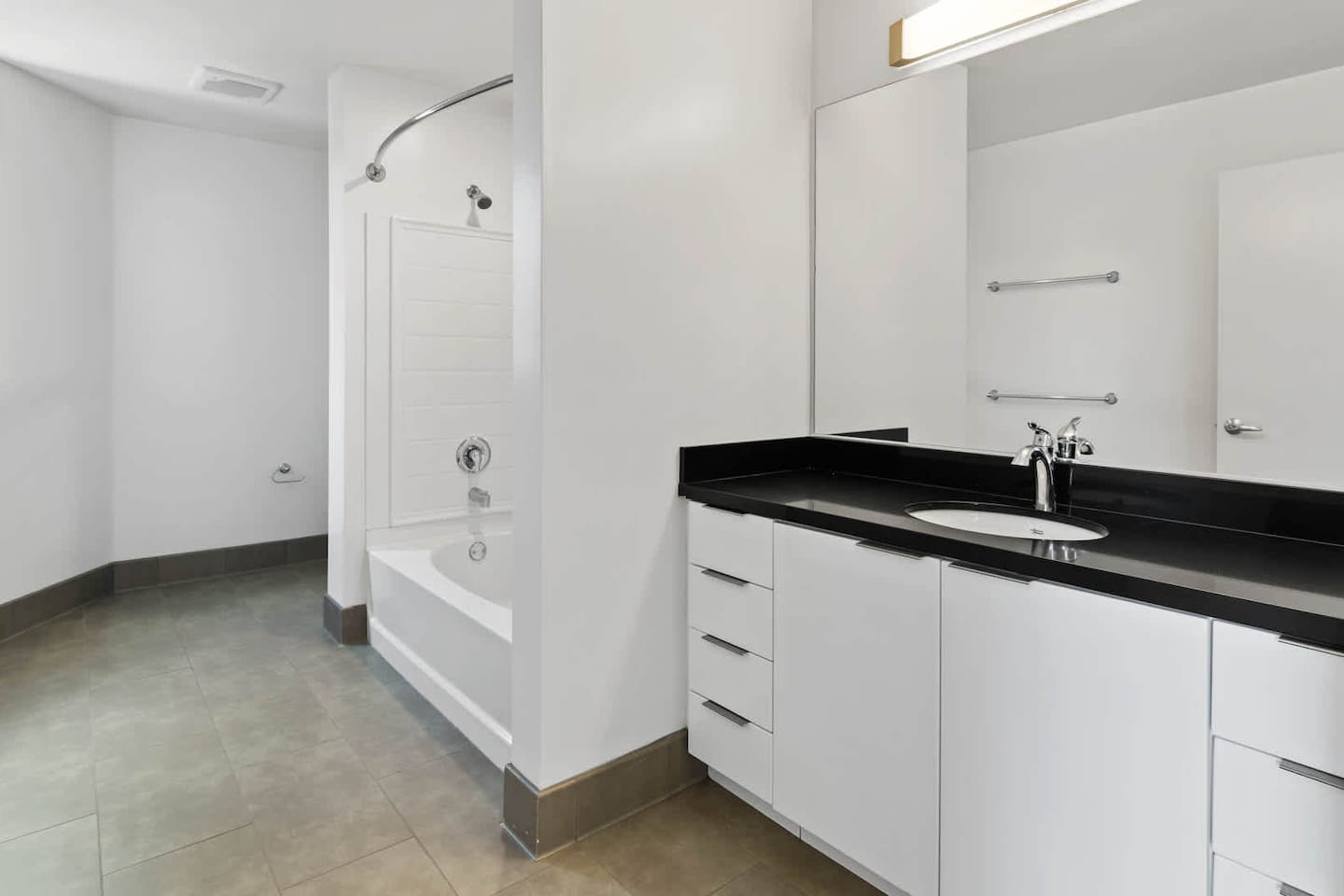 , an Airbnb-friendly apartment in San Francisco, CA