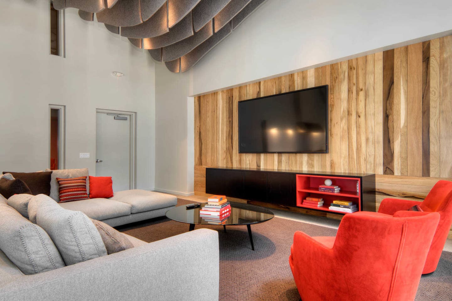 Alternate view of Potrero 1010, an Airbnb-friendly apartment in San Francisco, CA