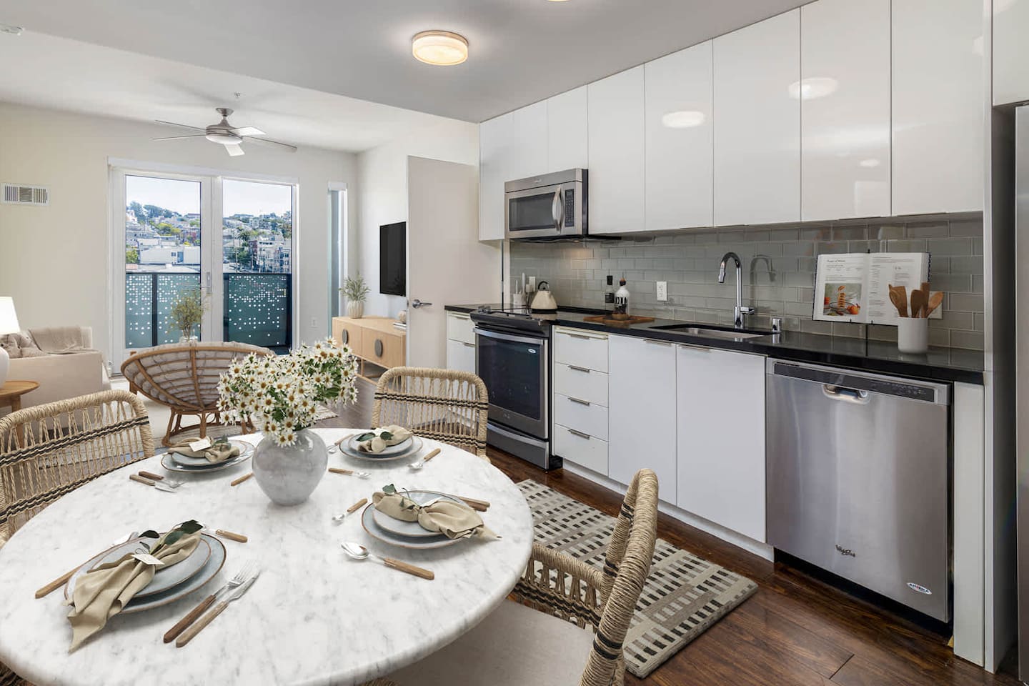 , an Airbnb-friendly apartment in San Francisco, CA