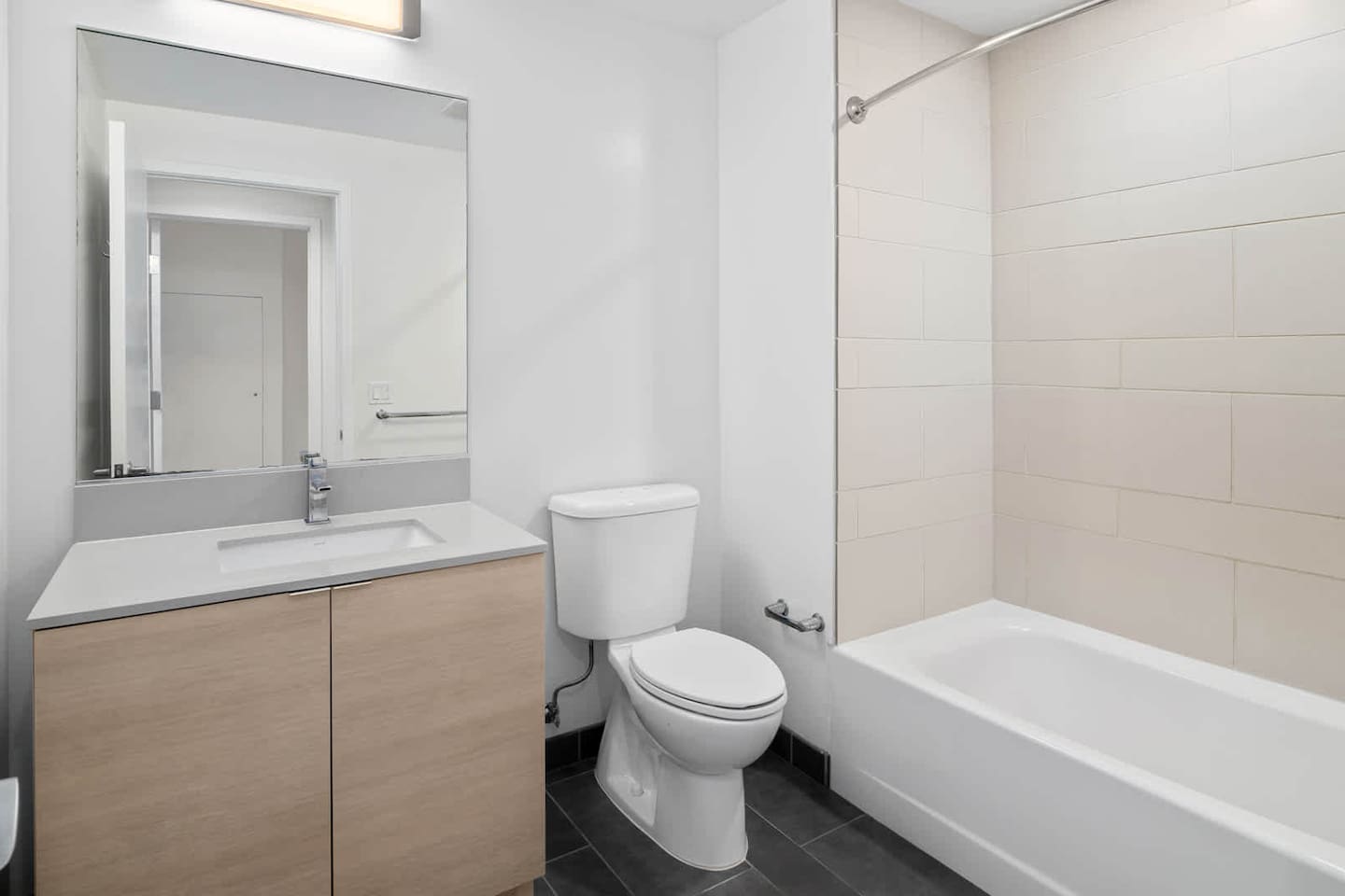 , an Airbnb-friendly apartment in San Francisco, CA