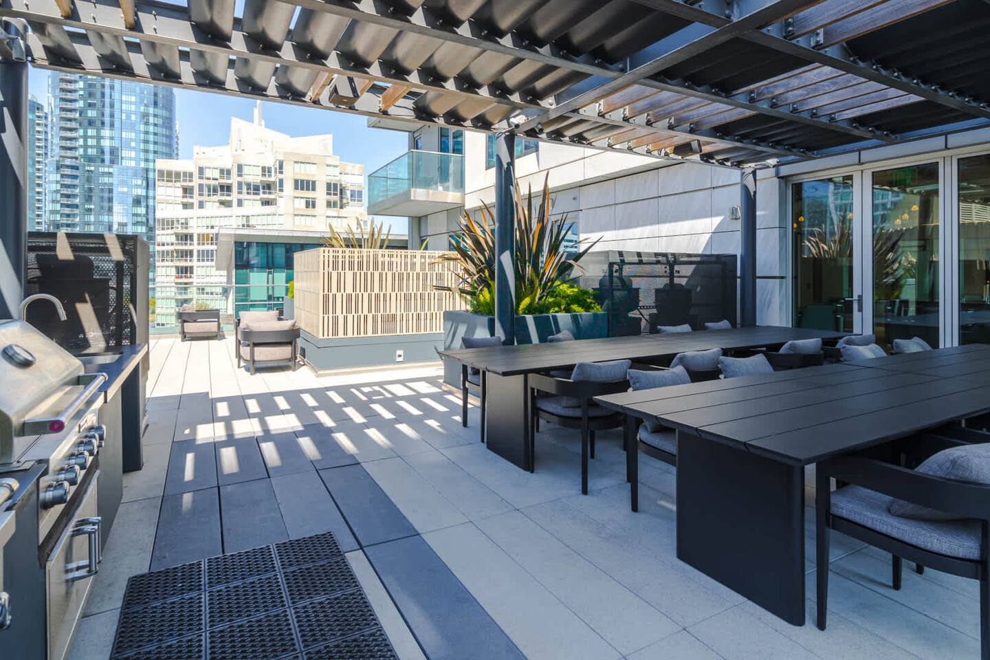 , an Airbnb-friendly apartment in San Francisco, CA
