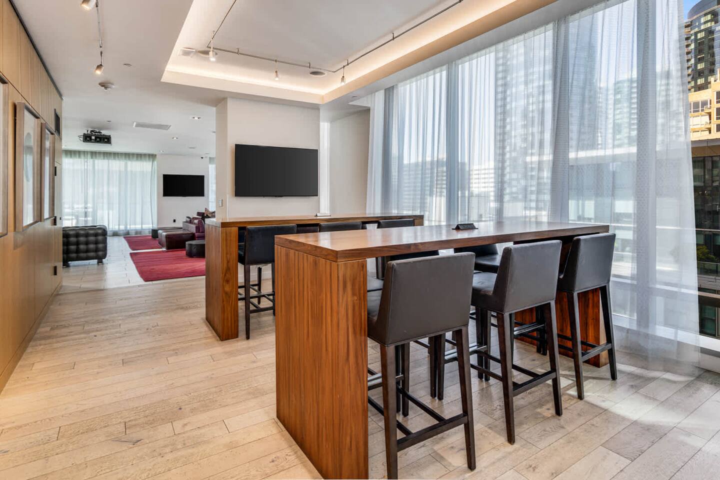 , an Airbnb-friendly apartment in San Francisco, CA