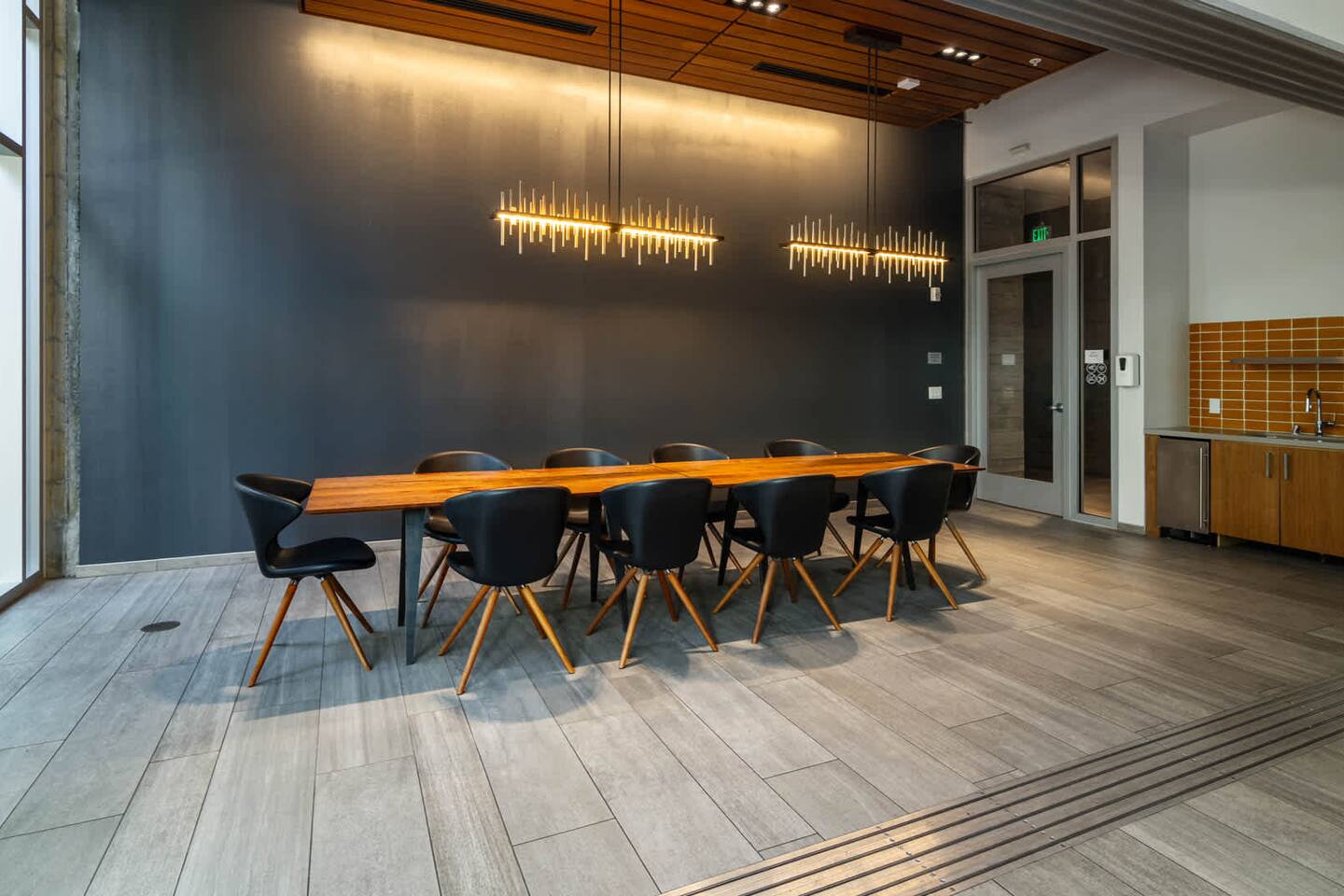 , an Airbnb-friendly apartment in San Francisco, CA