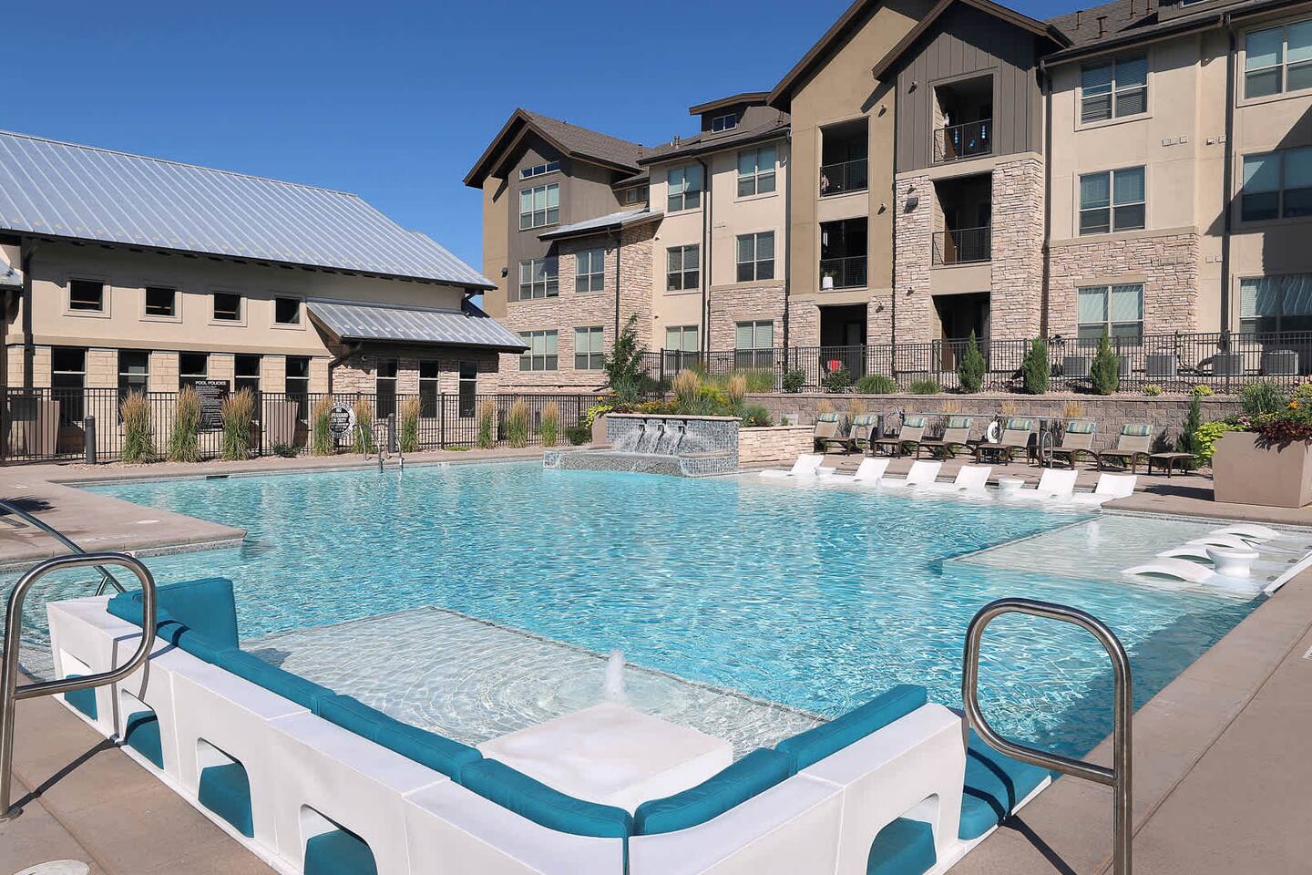 , an Airbnb-friendly apartment in Castle Rock, CO