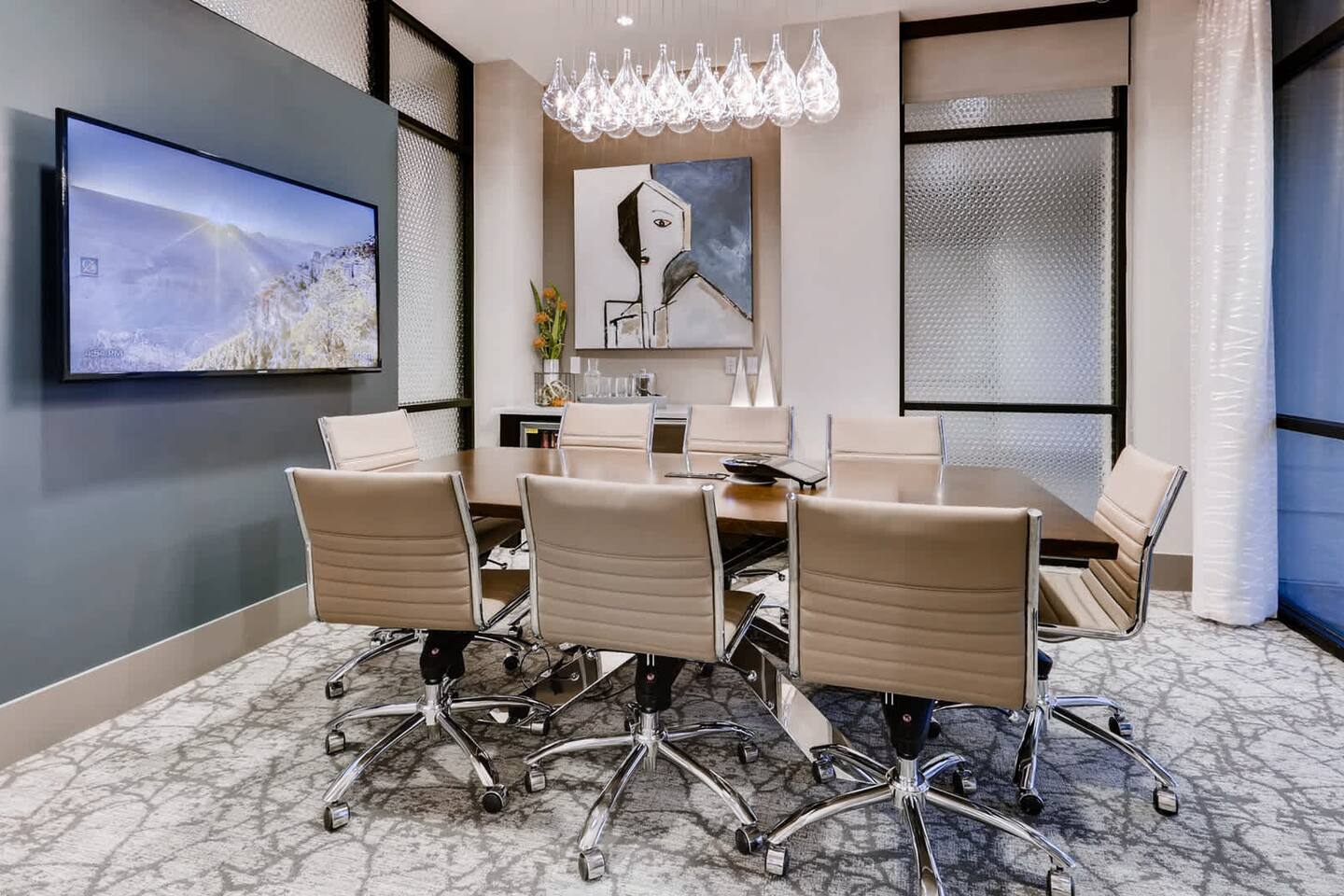 , an Airbnb-friendly apartment in Castle Rock, CO