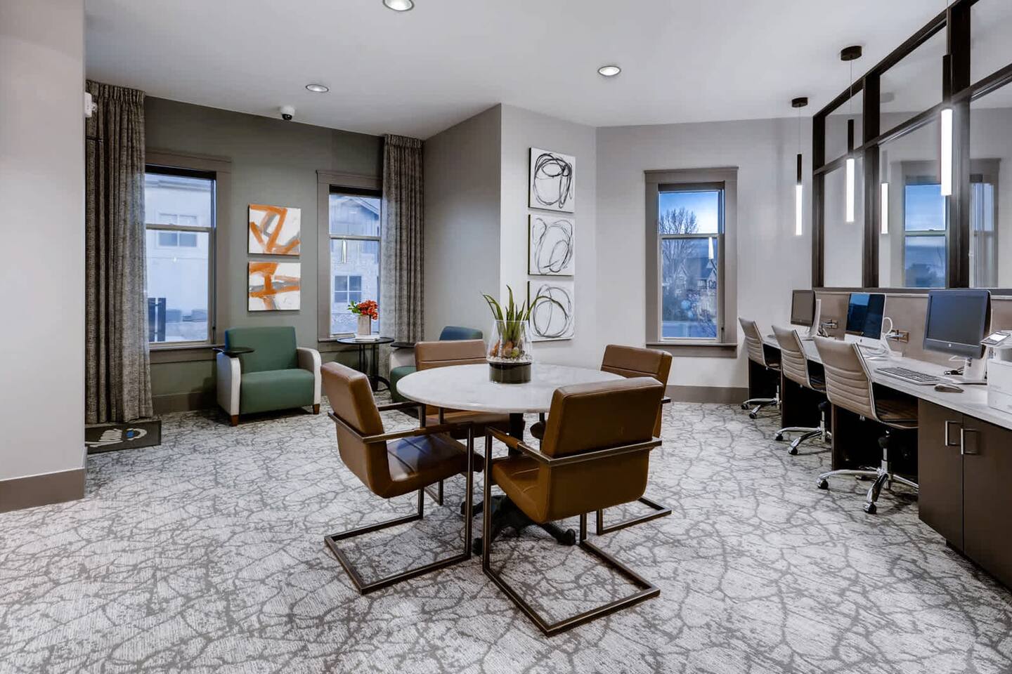 , an Airbnb-friendly apartment in Castle Rock, CO