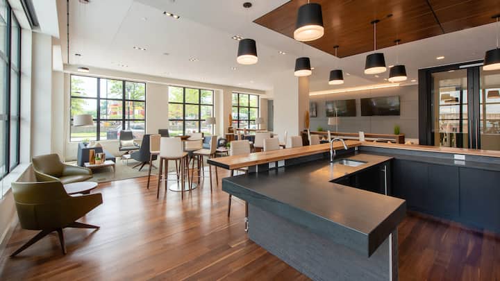 RGVtYW5kUGljdHVyZToxOTQzMTgyMTk2