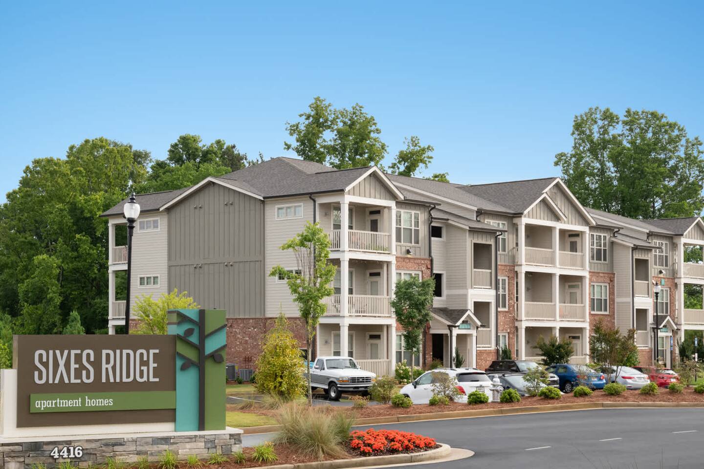 , an Airbnb-friendly apartment in Holly Springs, GA