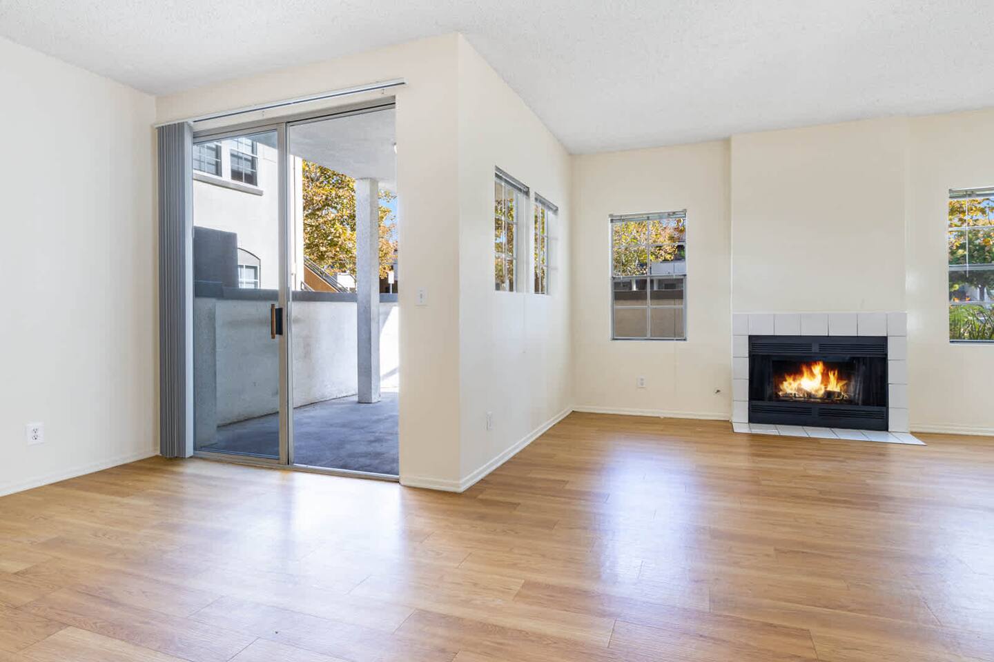 , an Airbnb-friendly apartment in Valencia, CA