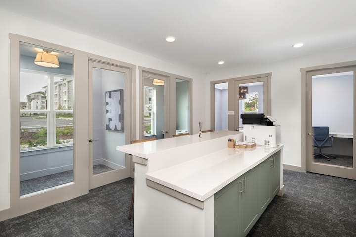 RGVtYW5kUGljdHVyZToyMzI0MDc4ODgz