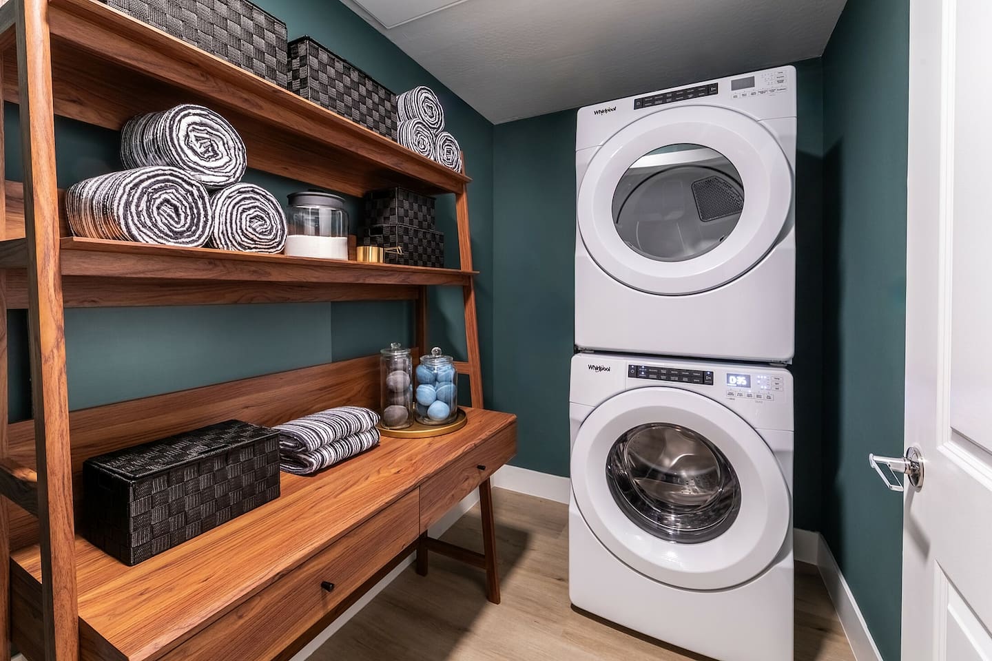 , an Airbnb-friendly apartment in Peoria, AZ