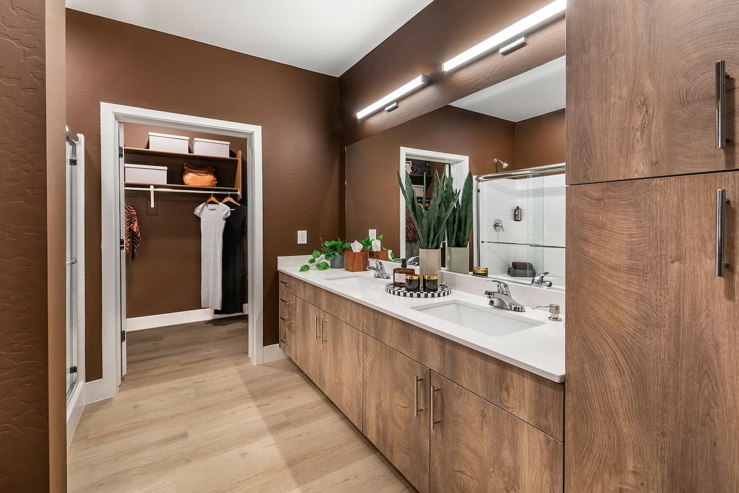 , an Airbnb-friendly apartment in Peoria, AZ