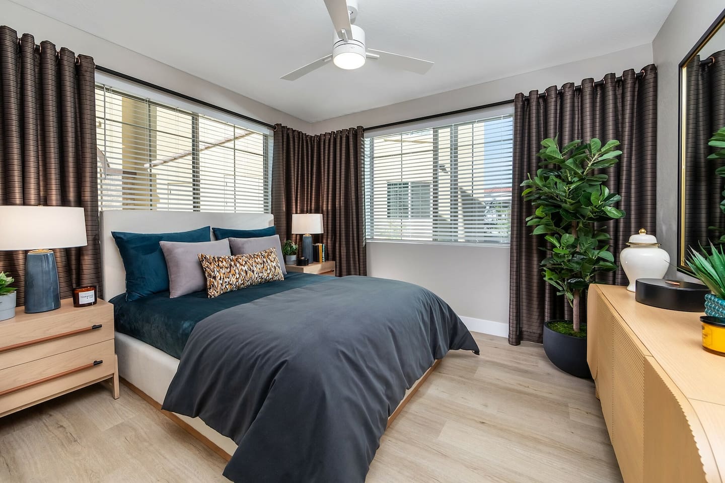, an Airbnb-friendly apartment in Peoria, AZ