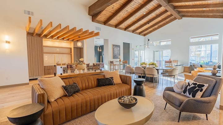 RGVtYW5kUGljdHVyZToyMjI4NDE0Mzg3