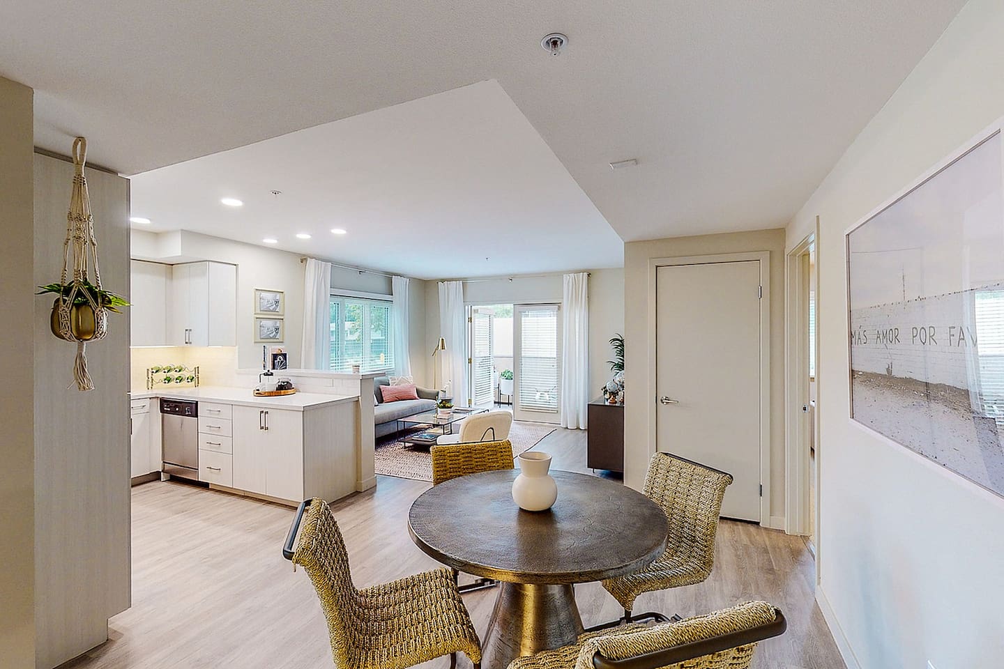 , an Airbnb-friendly apartment in Sherman Oaks, CA
