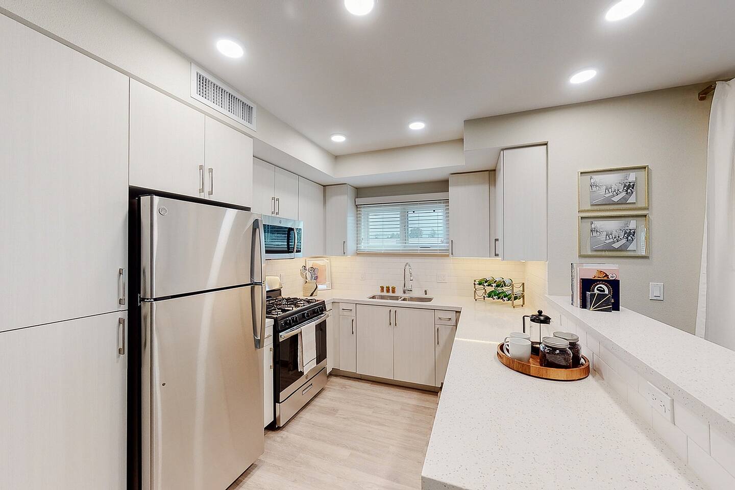 , an Airbnb-friendly apartment in Sherman Oaks, CA