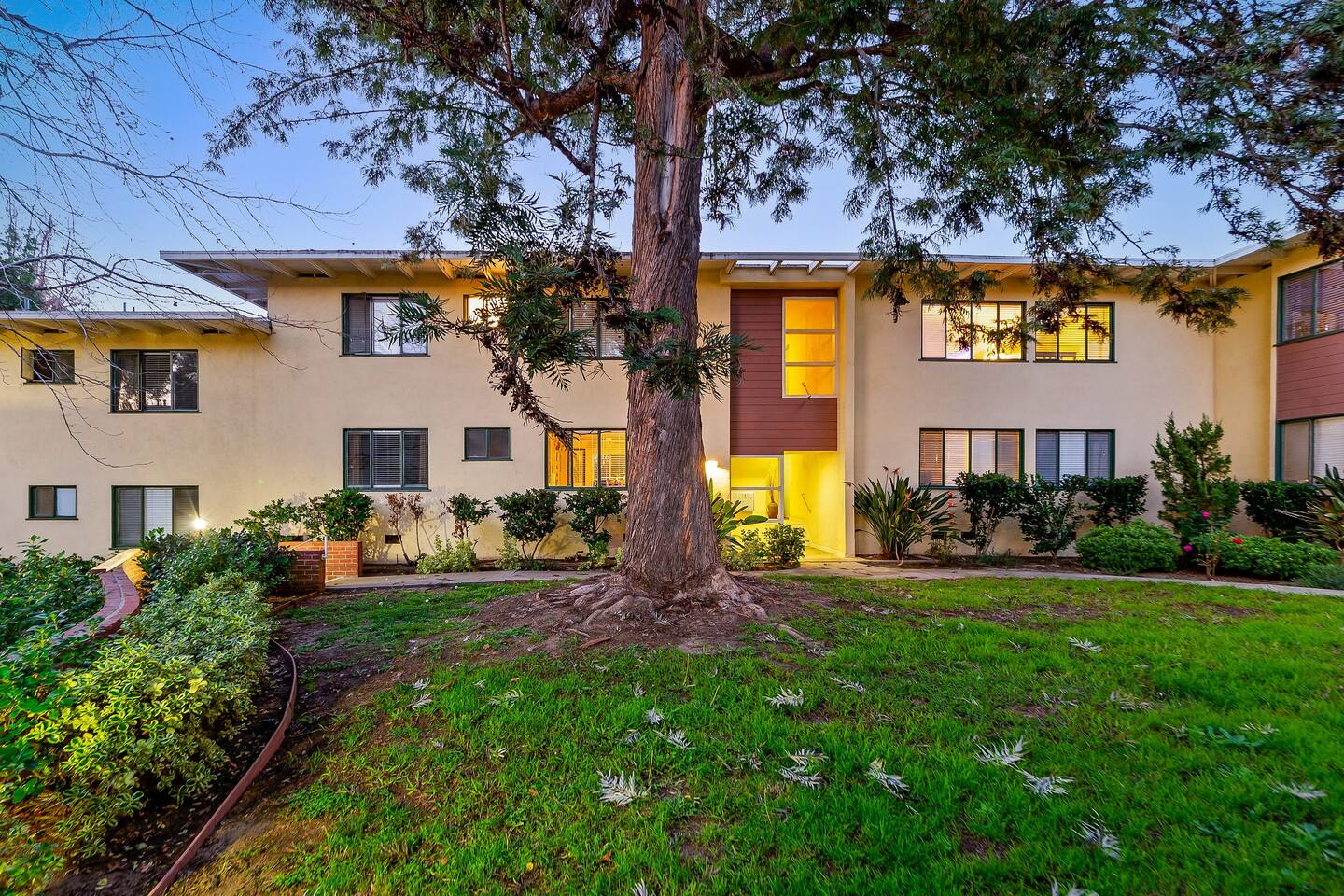 , an Airbnb-friendly apartment in Sherman Oaks, CA
