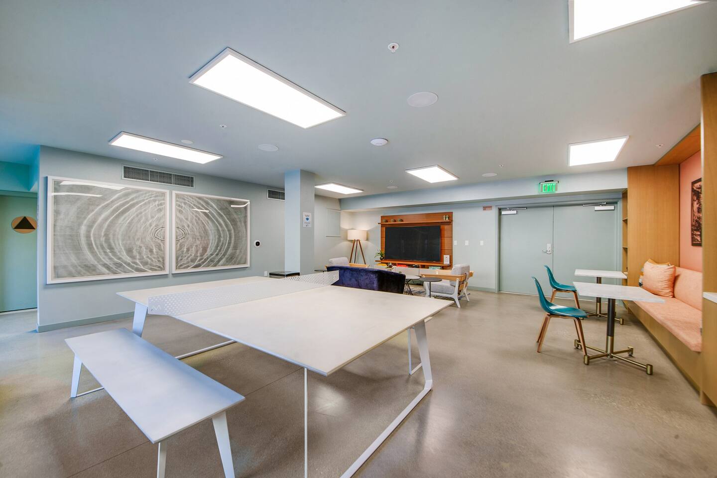 , an Airbnb-friendly apartment in Sherman Oaks, CA