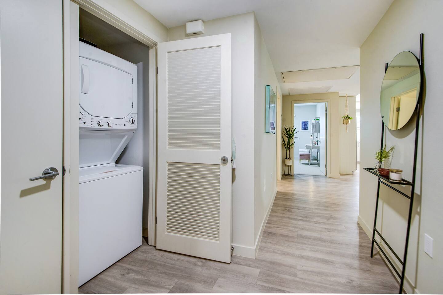 , an Airbnb-friendly apartment in Sherman Oaks, CA